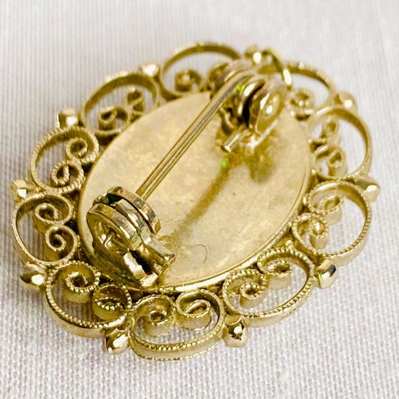 Tiny Floral Embroidery Cameo Brooch Scatter Pin Gold Tone Ornate OpenWork Frame - Picture 5 of 6